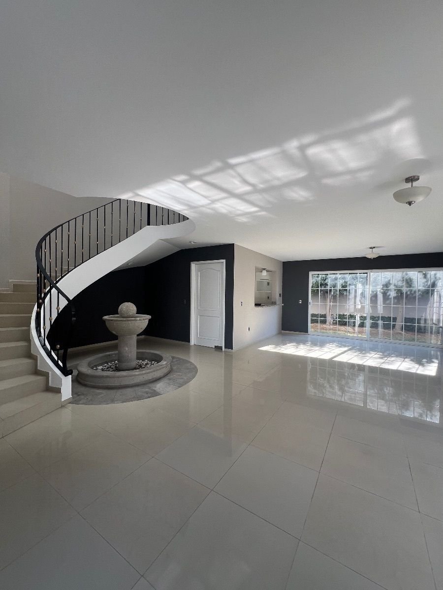 Home 02