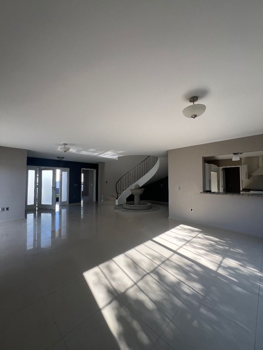 Home 02